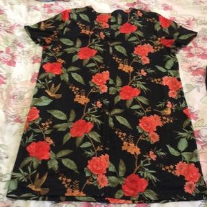 Forever21+ floral T-shirt dress size 1x fits snug.